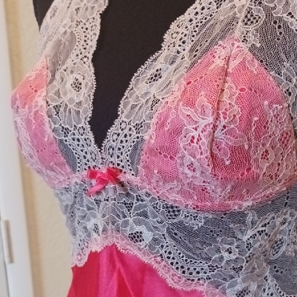 Victorias Secret Elegant Pink Lace Chemise - Picture 6 of 10